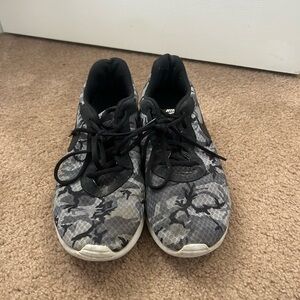 Men’s Nike Black and Gray Camouflage Sneakers